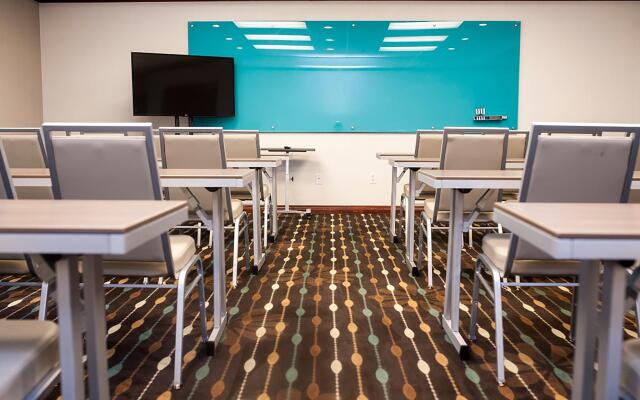 Holiday Inn Express & Suites Cincinnati Riverfront by IHG