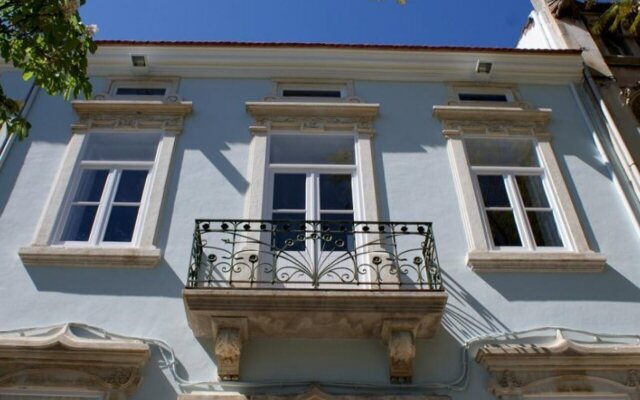 WW Hostel & Suites