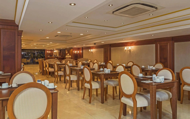 Отель Taksim Stera