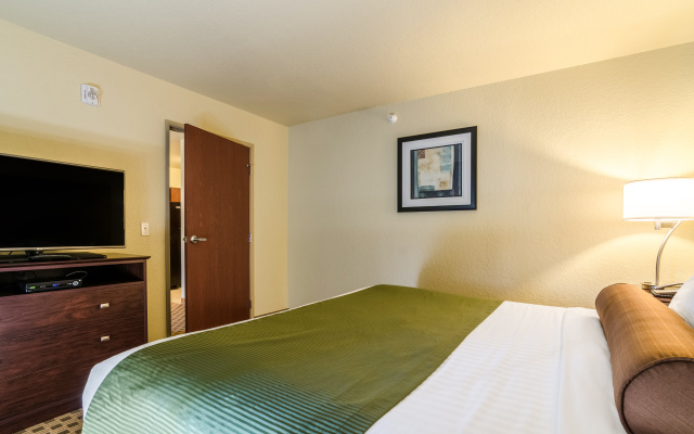 Cobblestone Inn & Suites - Cambridge