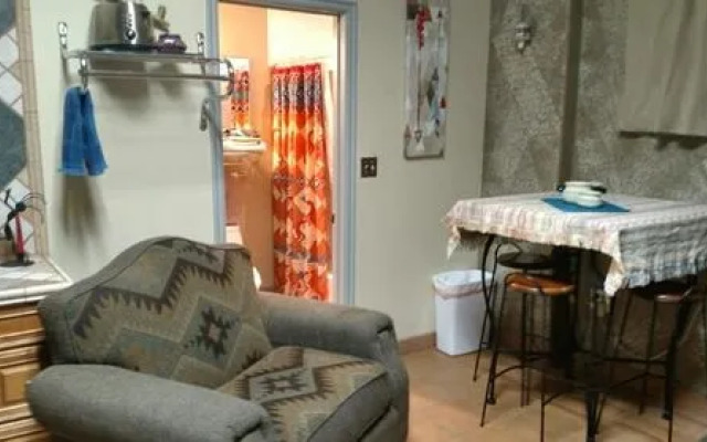 Kirk Hotel And Apartments