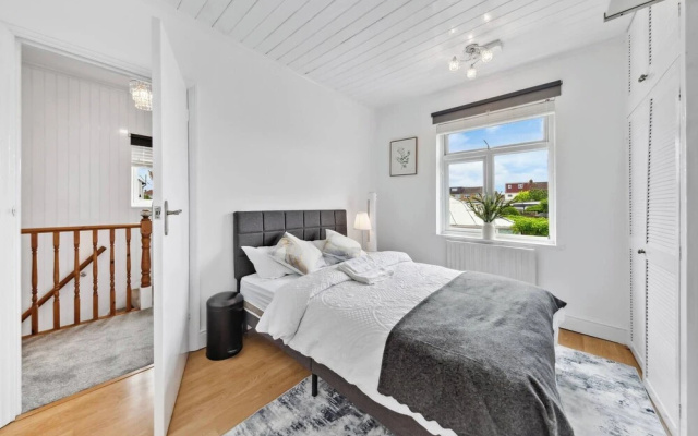 Spacious 3 bd Garden M25, Free Parking,bluewater