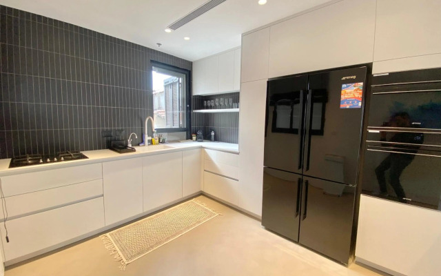 12 Shimon HaTzadik - By Beach Apartments TLV