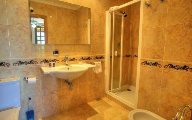 The Lodge - Desert Springs