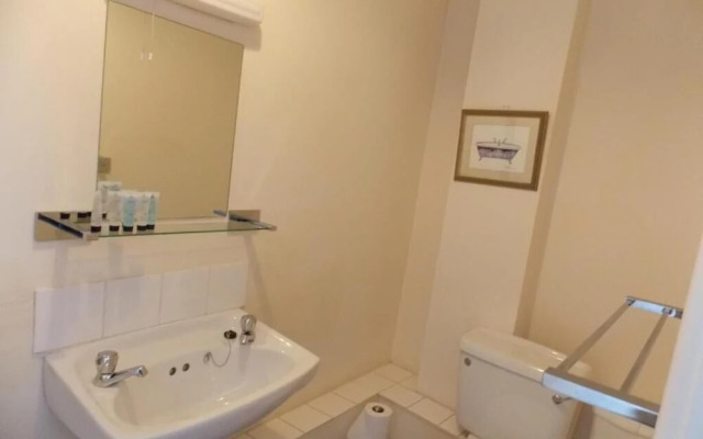 The Red Lion Inn Madley