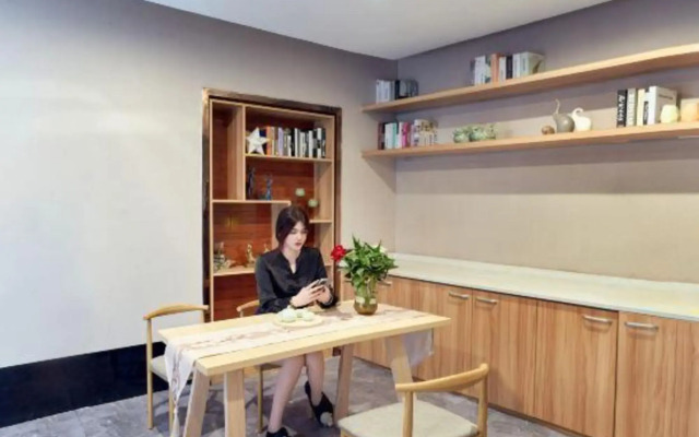 Shanghai Hongqiao International Exhibition Center  99 Xinbiao Selected Hotel