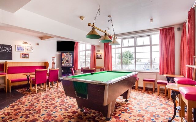 OYO Godolphin Arms Hotel