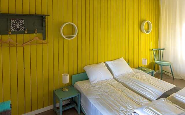 Saarj¿e puhkemaja tuba koos hommikus¿¿giga