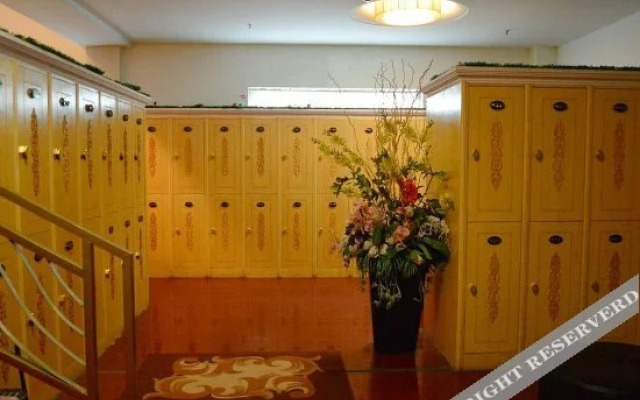 Xiangyang Oriental Hawaii Holiday Hotel