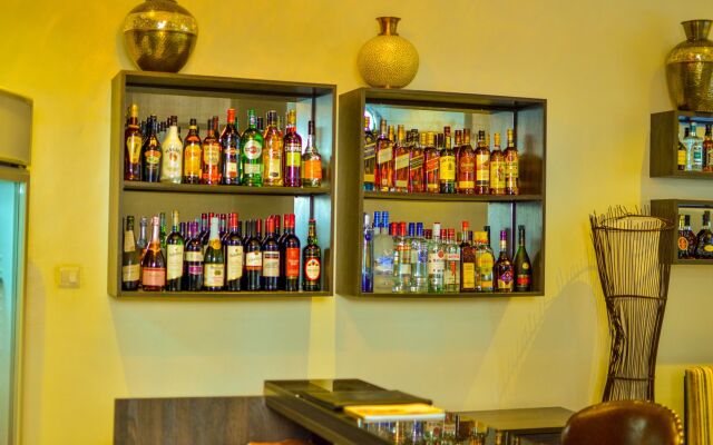 Golden Tulip Oniru Suites