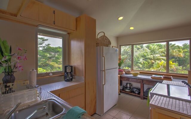 Maluhia Hale 3 Bedroom Home by RedAwning