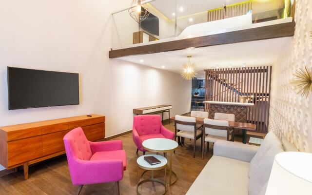 The Fives Travelers at the Fives Downtown by Ypj