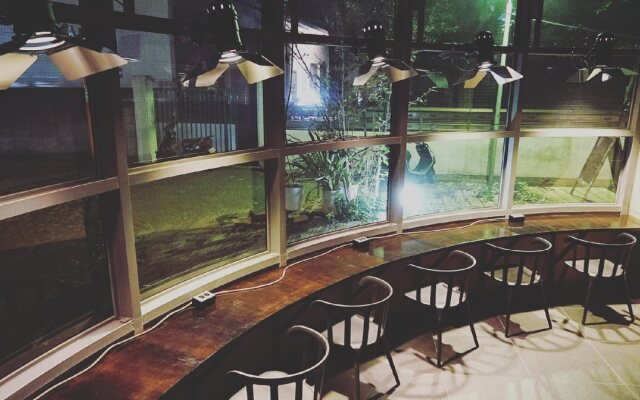 ARTnSHELTER - Hostel