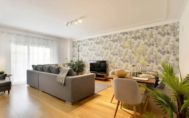 Gorgeous Beach Flat