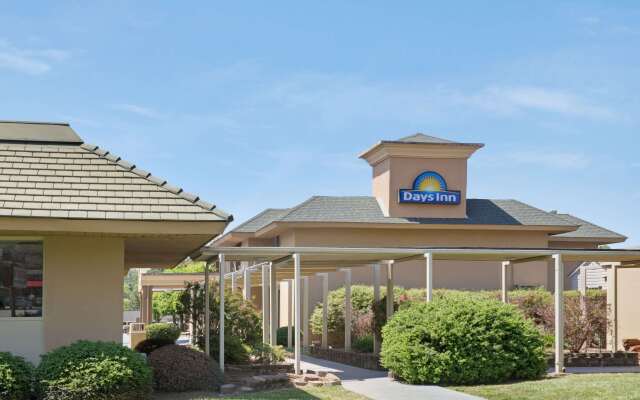 Days Inn by Wyndham Charlotte/Woodlawn Near Carowinds