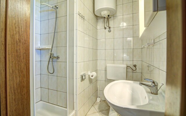 Nice Apartment in Senj With Wifi