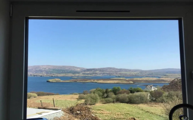 Coastal Cottage in Colbost - Perfect for Two
