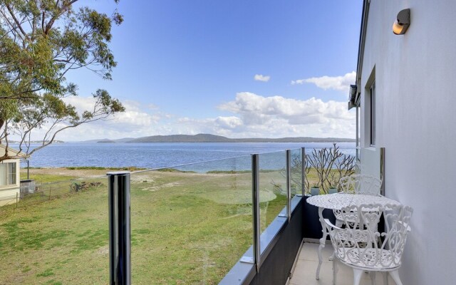 Stunning Waters Penthouse, Sandy Point Road, 46