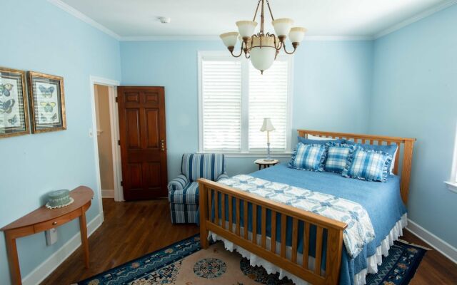 Valparaiso Inn Bed & Breakfast