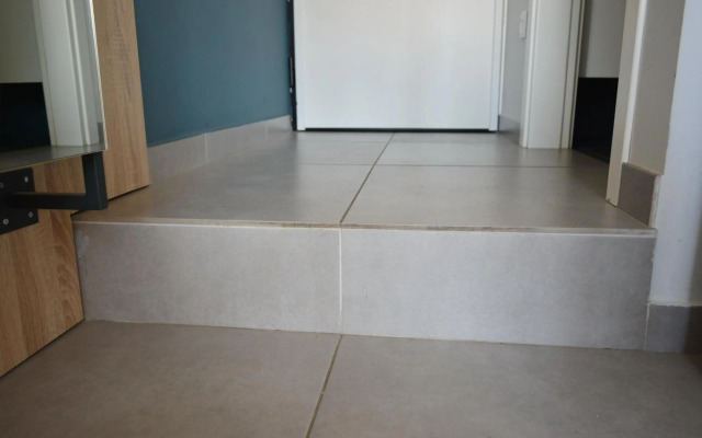 Bella Suite in the heart of the City Center, Parking