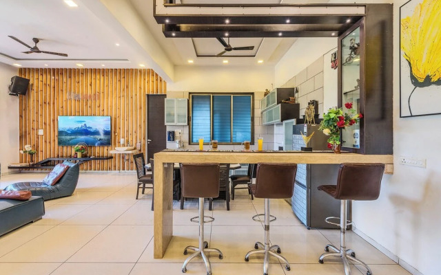 Cosmicstays Luxe Oasis Pool & Bar Villa