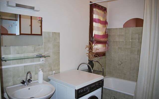 House With one Bedroom in Saint-martin-d'ardèche, With Wonderful Mount