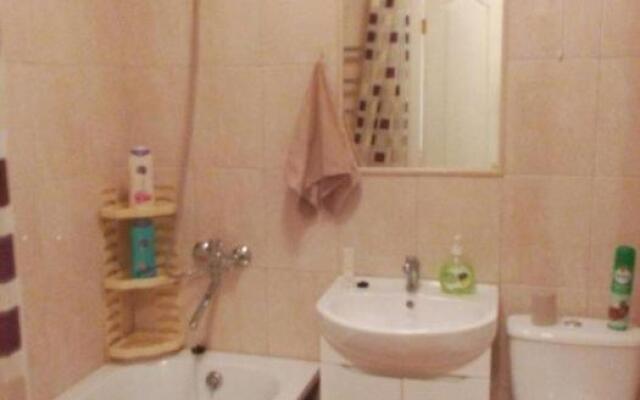 Апартаменти на Небесної Сотні 75