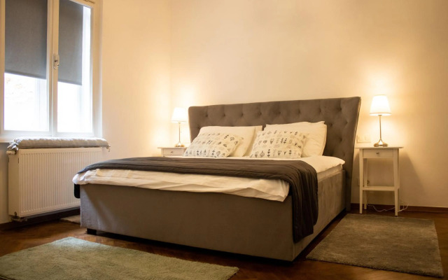 Main Street Apartment Mila