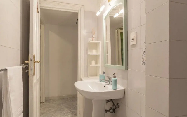 Testaccio Colourful Apartment