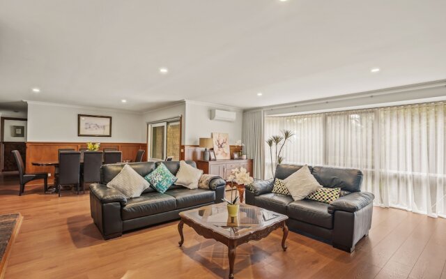 StayAU 4BR Spacious Nature Retreat