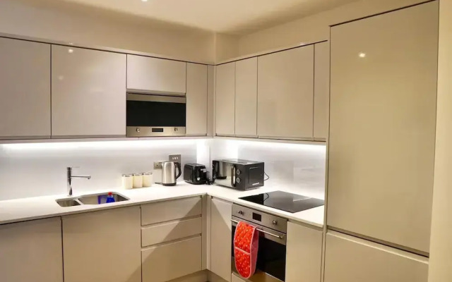 1 Bed Apartment- Sleeps 2, Parking, Pets Allowed
