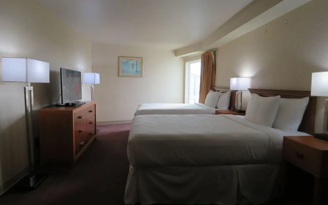 Pacific Sunrise Inn & Suites