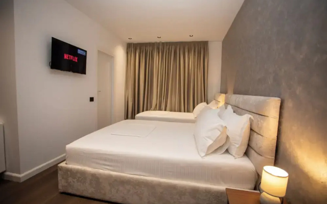 Villa Klaus Center Hotel
