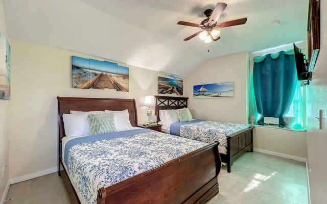 Scuttle Vacation Pool Home W Spa