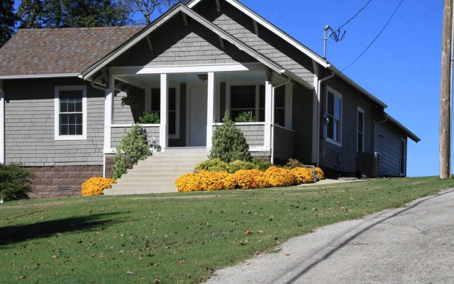 Riverfront Arkansas Retreat Near Fishing & Hiking!