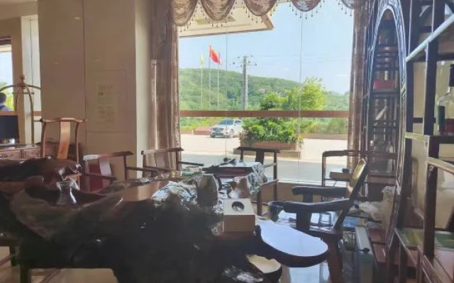 Vienna International Hotel (Jinghong Gaozhuang Binjiang Junyuan Branch)