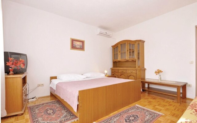 Amazing Home in Zadar With Wifi and 2 Bedrooms