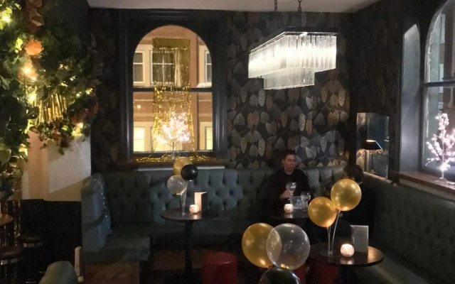 Eurobar Cafe and Hotel