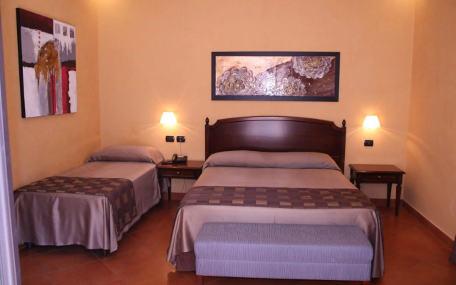 Artemis Hotel