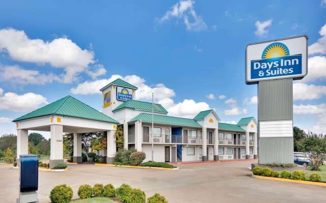 Days Inn & Suites by Wyndham Bentonville