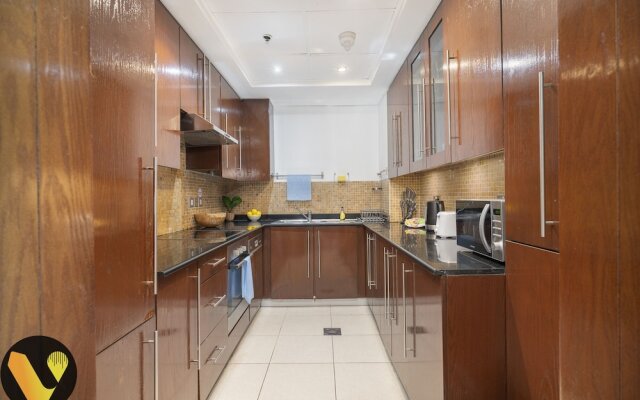 Vogue Blvd Walk near Burj Khalifa/ Dubai Mall