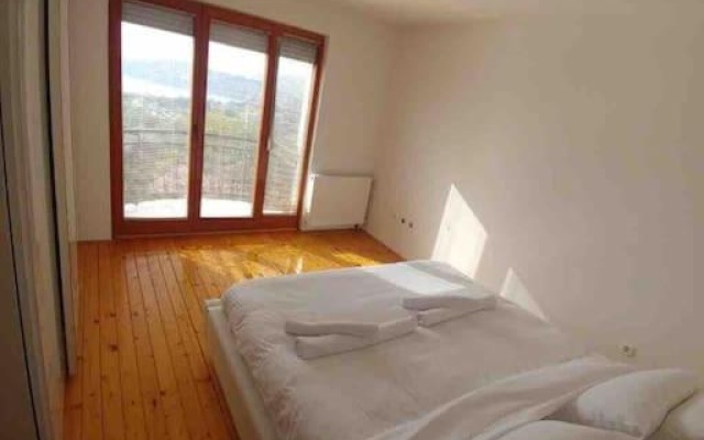 Casa Farmak - 4 Bedroom Lux Apartment with Infinity Pool & Lake View — фото 4