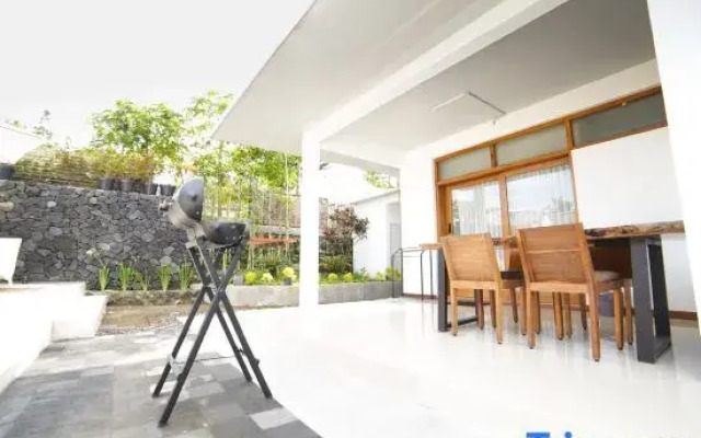 Ubu Villa Little Haven