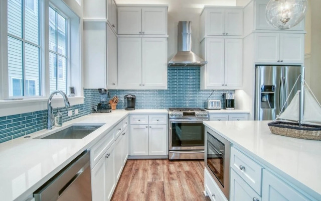 Seaside Sojourn 111 LA