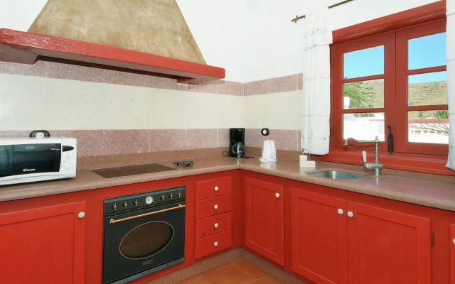Comfortable Villa in Haría With Swimming Pool