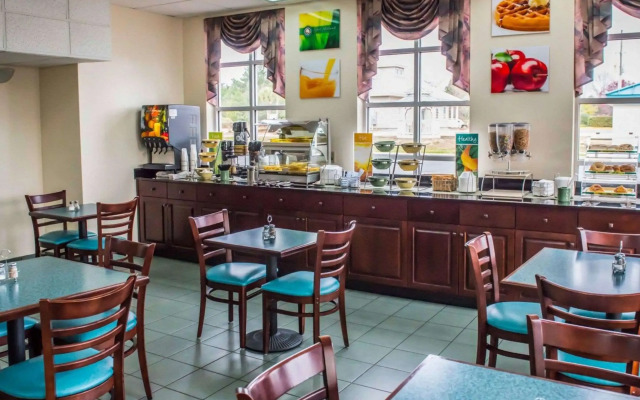 Quality Inn Chipley I-10 at Exit 120