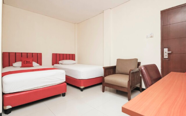 RedDoorz Plus @ Jalan Pemuda Jakarta