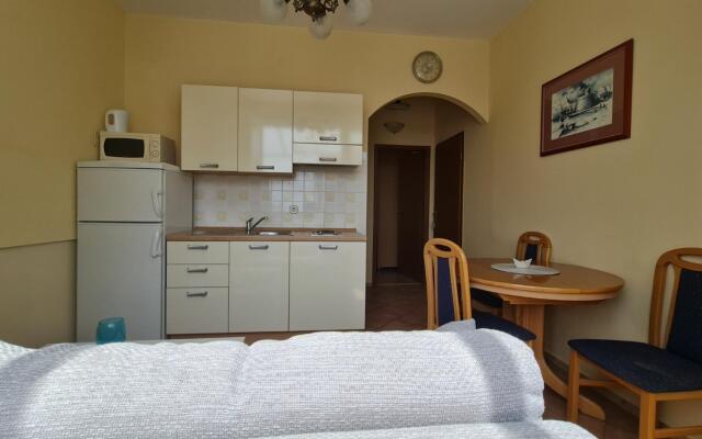 Dami - 100m from the sea - A4 Wind(2+1)