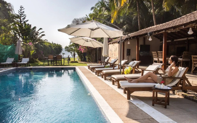 Safira River Front Resort