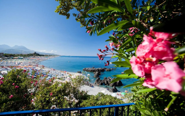 Grand Hotel De Rose